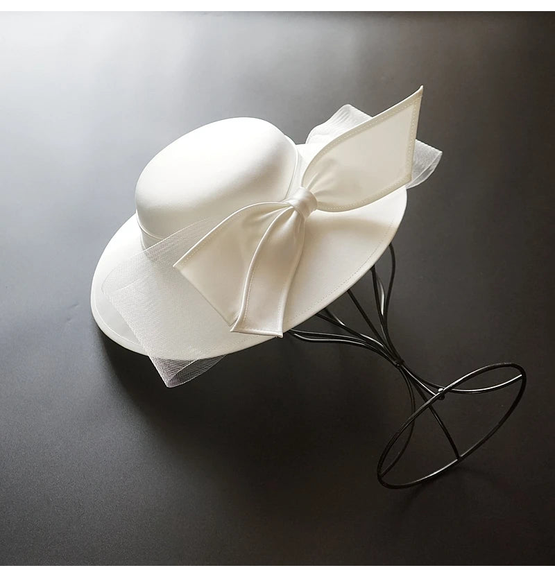 Chapéu branco do Fedora do cetim do bownot para mulheres, banquete elegante, vestido britânico da celebridade, fascinator francês, noiva, casamento, preto, parte superior