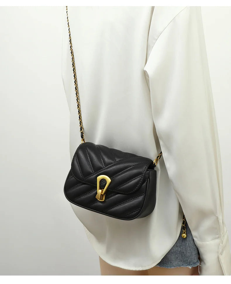 Bolsa crossbody elegante.