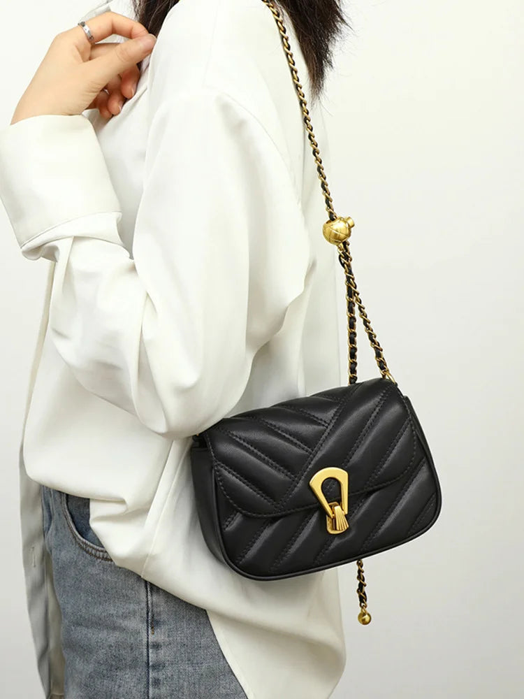 Bolsa crossbody elegante.